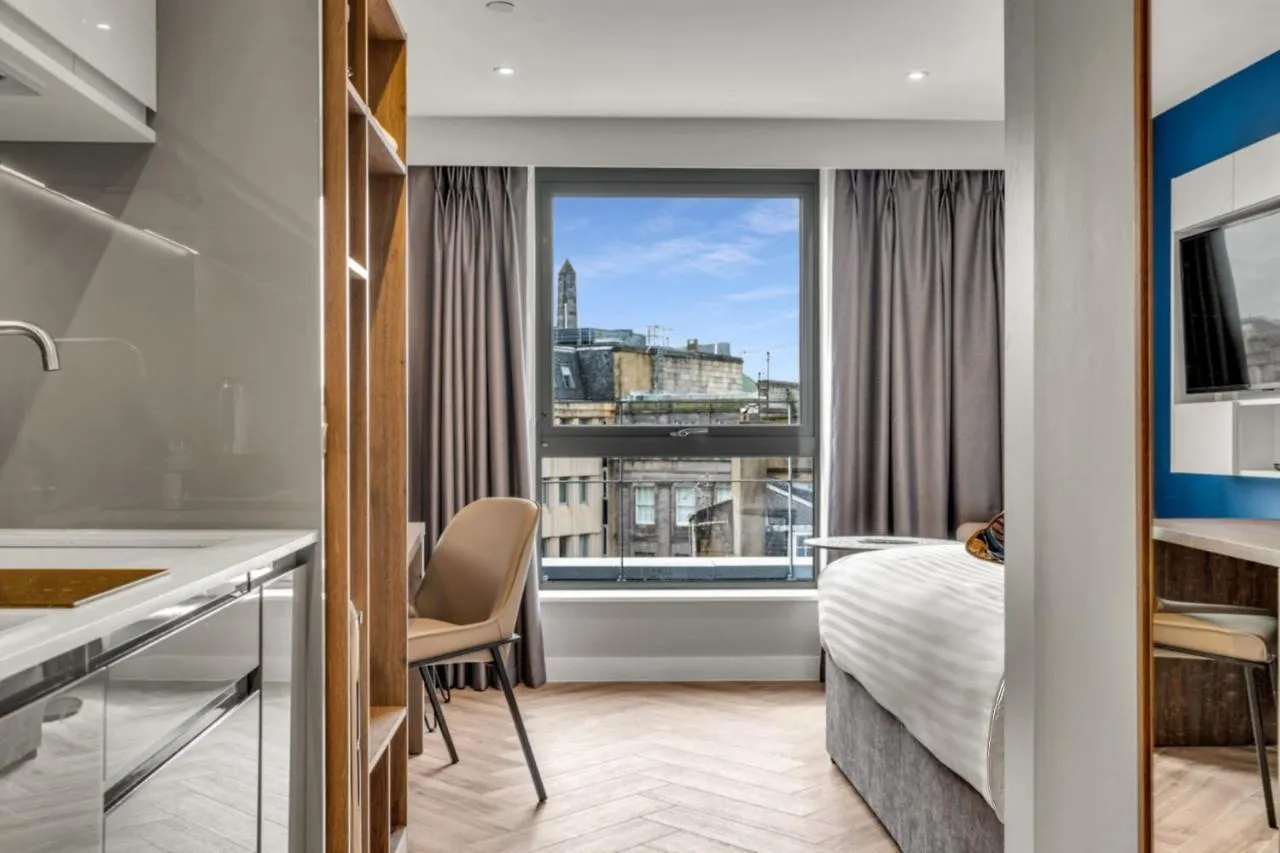 Roomzzz Edinburgh