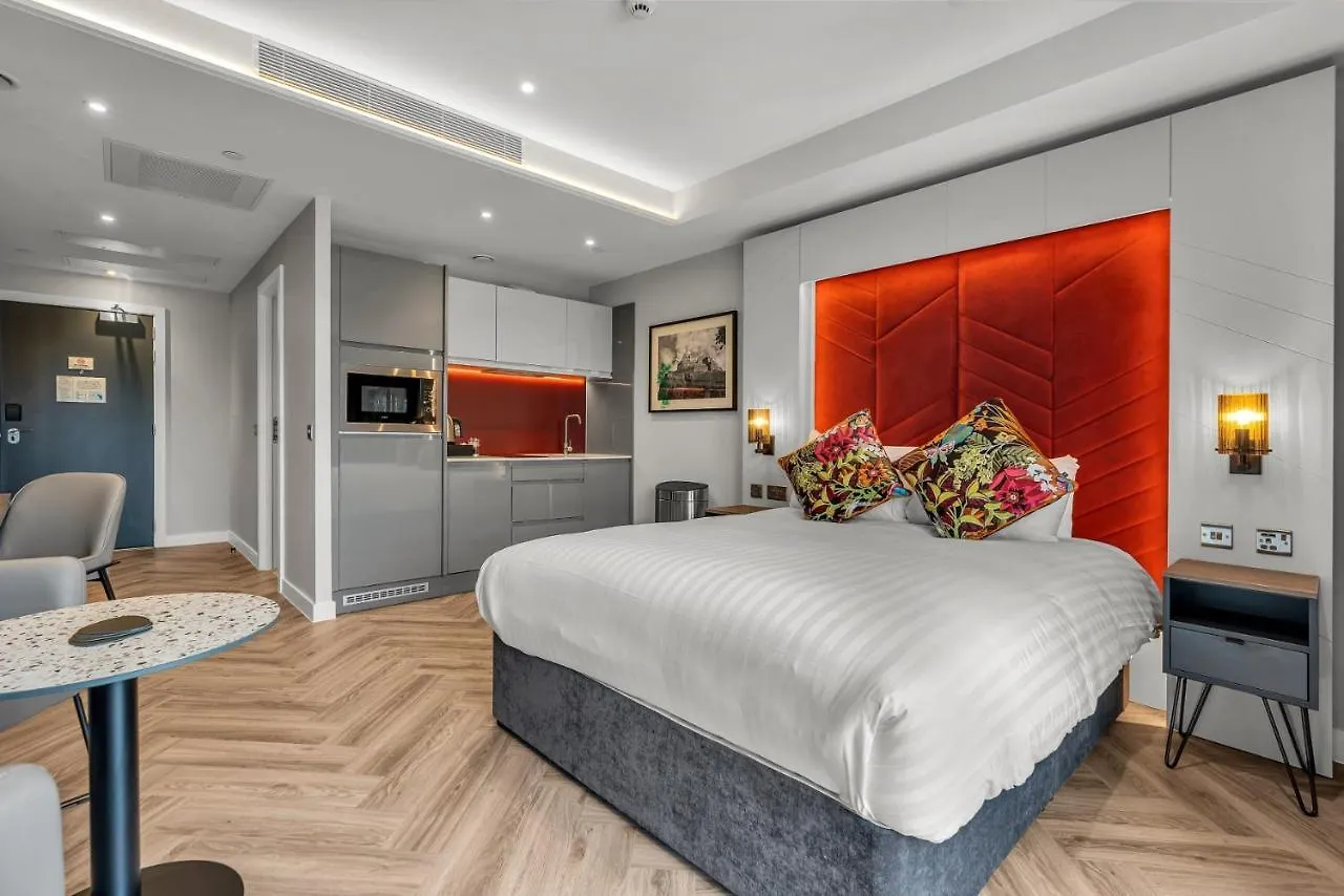 Roomzzz Edinburgh