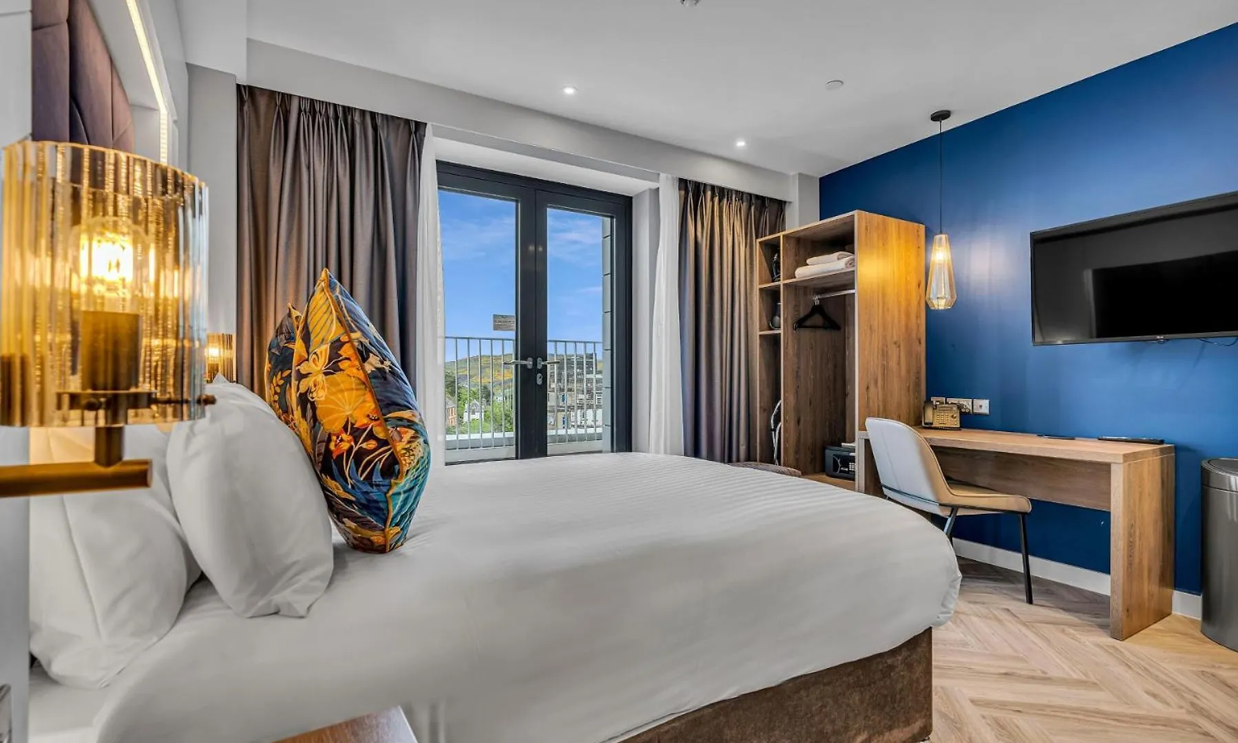 Roomzzz Edinburgh